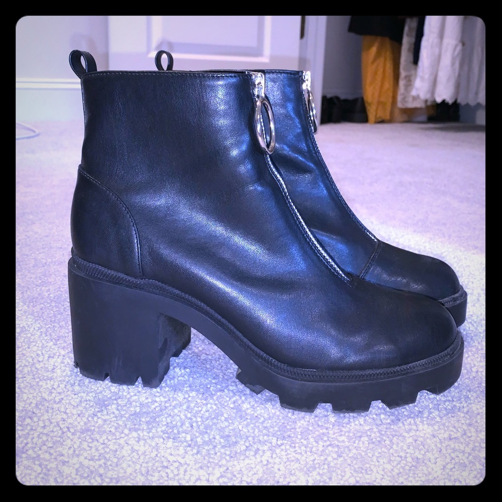 Platform black zipper boots